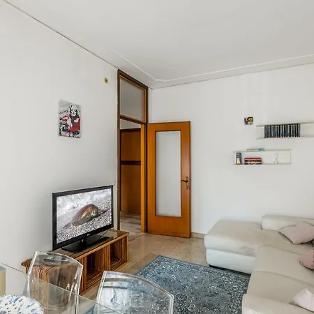 Apartamento Kris- Bright With Parking! *