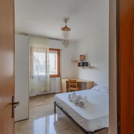 Kris- Bright With Parking! Apartamento *