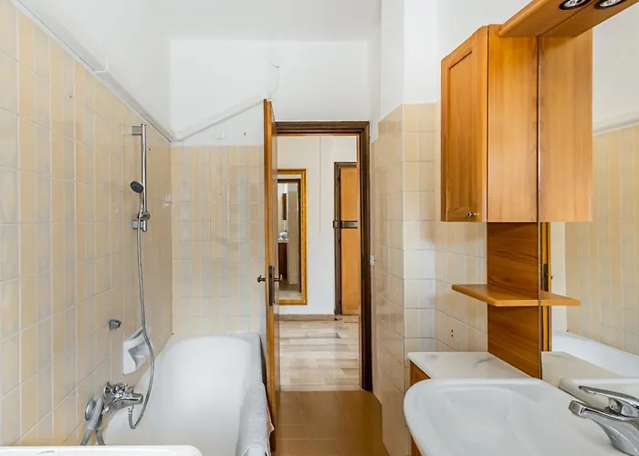 Guesthost - Kris- Bright With Parking! ميستر