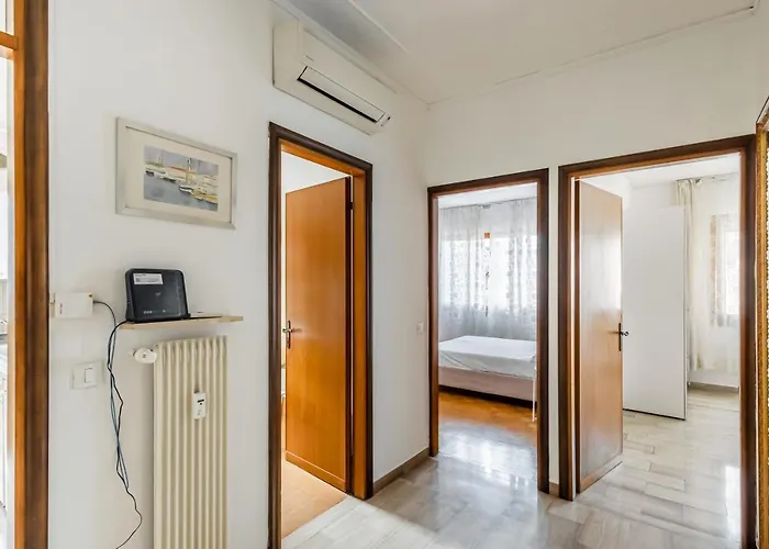 Guesthost - Kris- Bright With Parking! شقة *