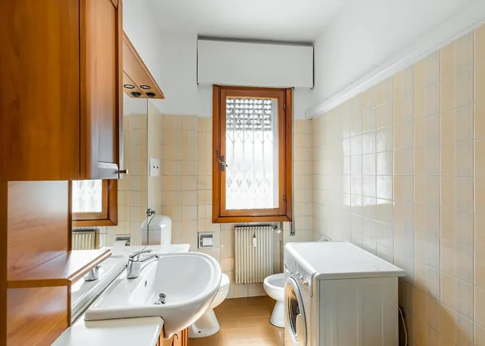 شقة Guesthost - Kris- Bright With Parking! ميستر